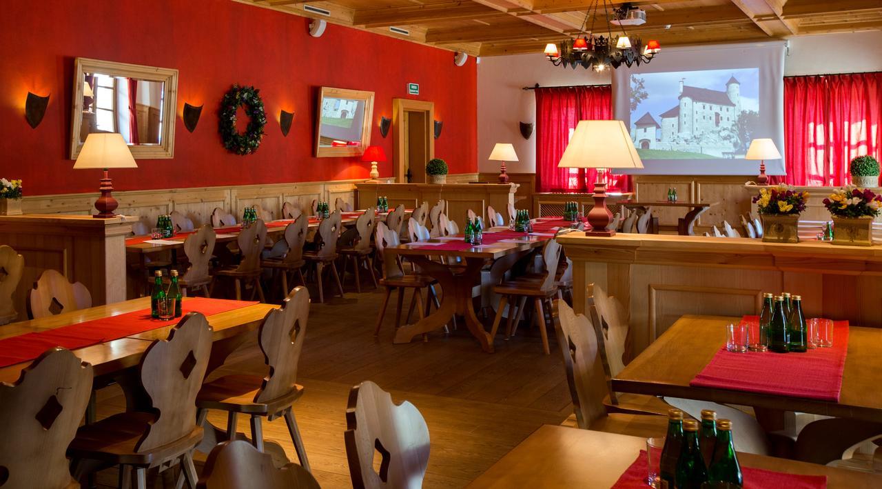 Hotel Zamek Bobolice Niegowa Esterno foto